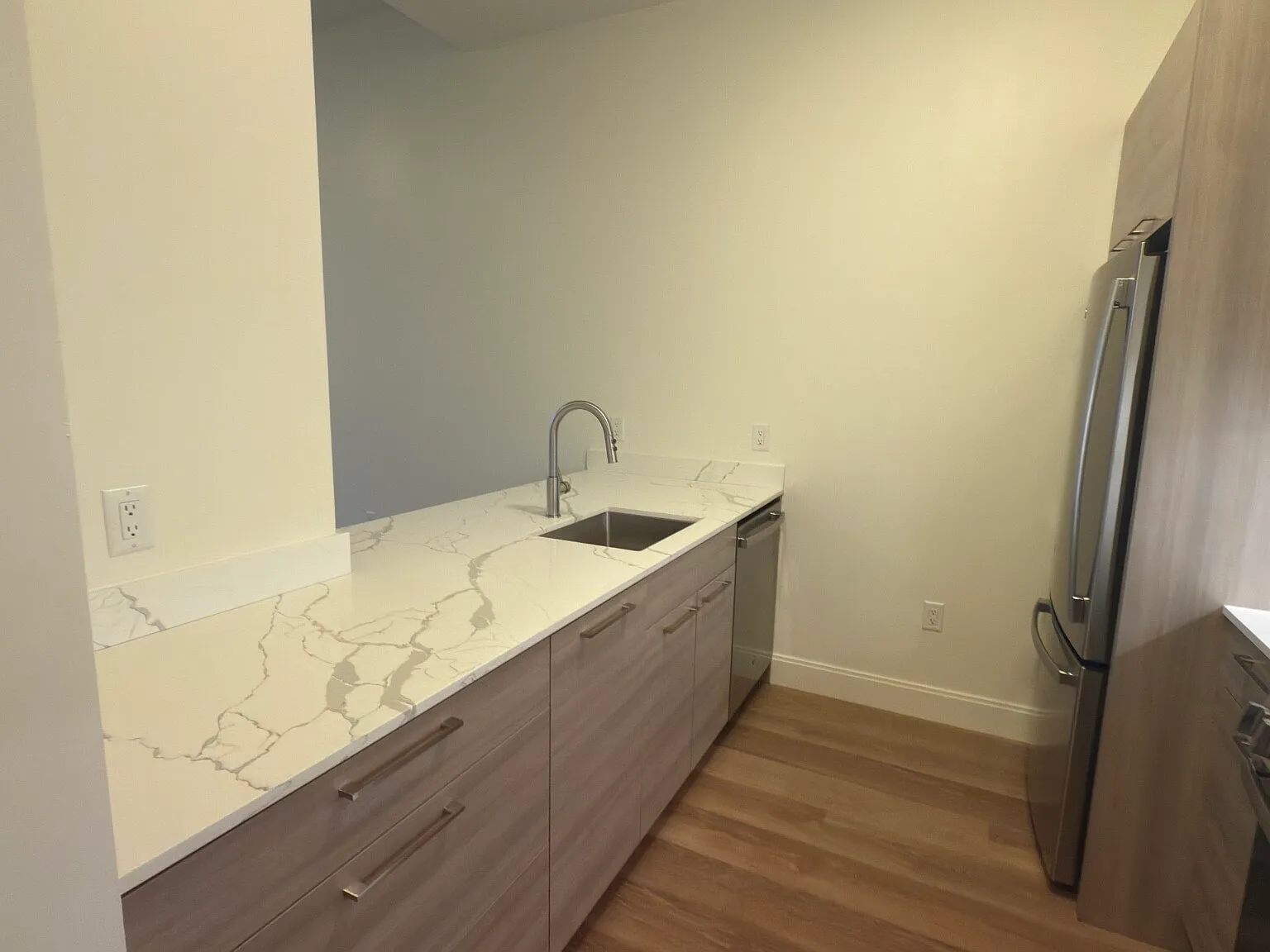2 bed, 2.0 bath, $4,400 — Photo 2