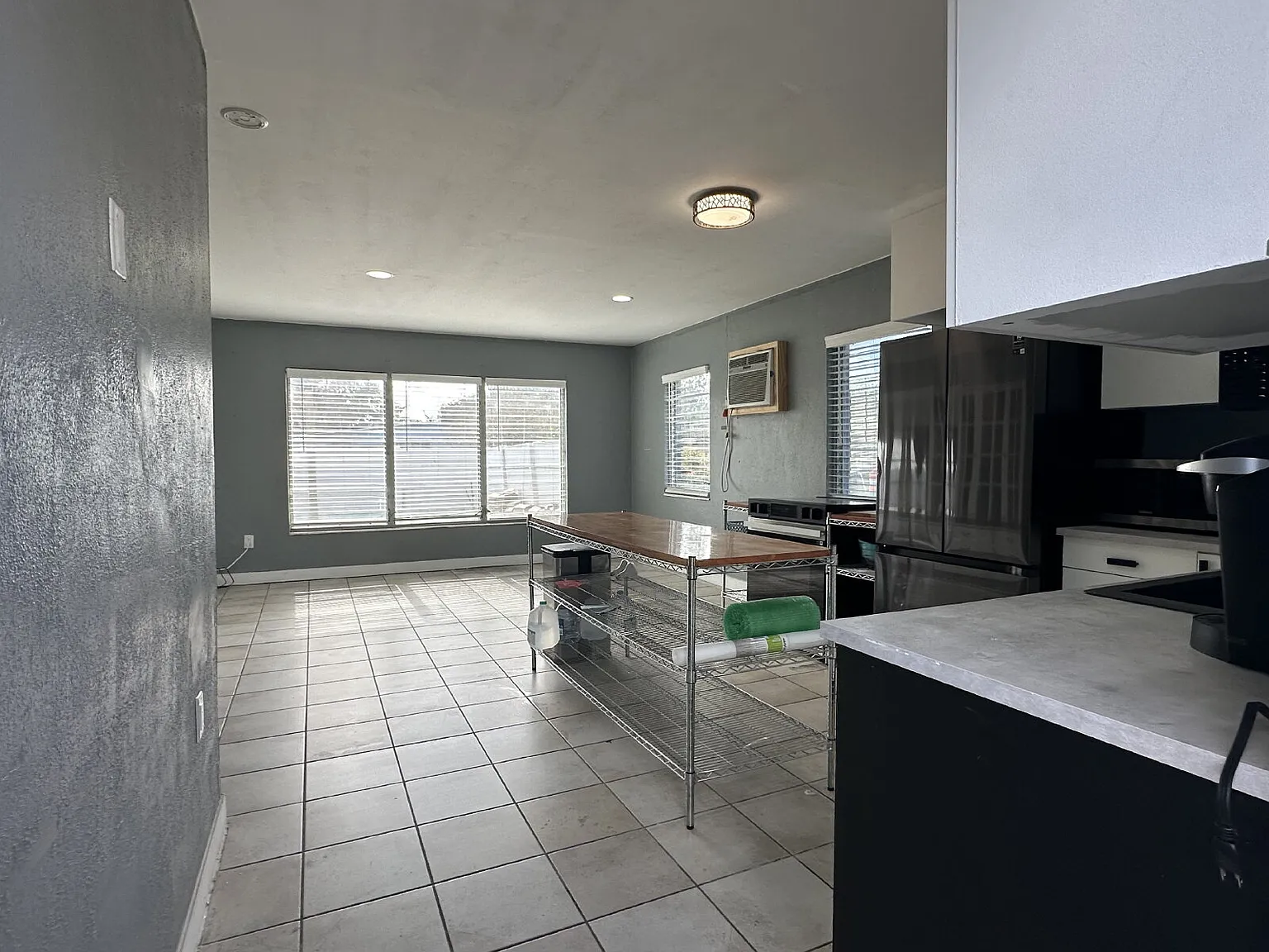 1 bed, 1.0 bath, 795 sqft, $1,000 — Photo 2