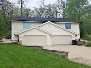 2552 Pebble Valley Rd #2554, Waukesha, WI 53188