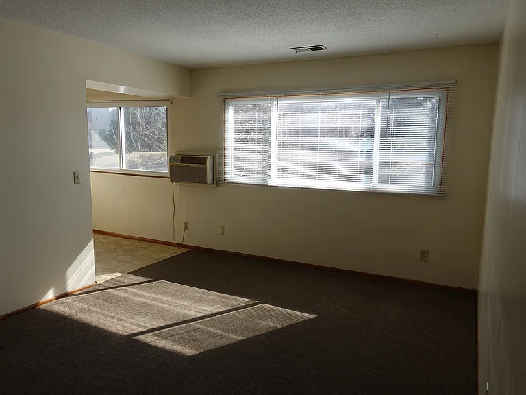 4819 Azelia Ave N #8 — Photo 11