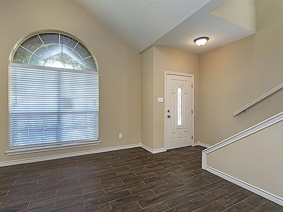 2nd image of 1012 Deer Park Ct