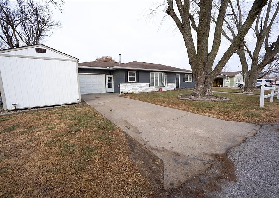 1st image of 211 Skyline Dr