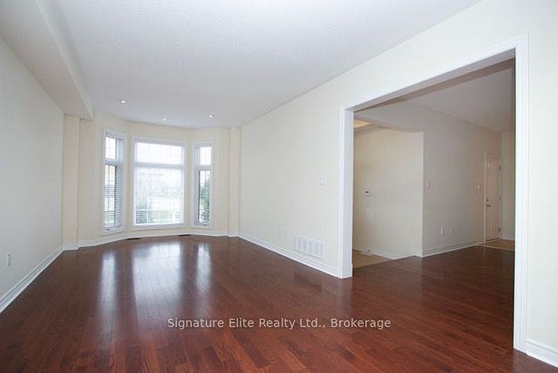 Ajax House for rent - 4 Bedrooms — photo 3