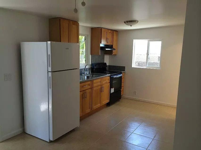 1st image of 605 Ekekela Pl