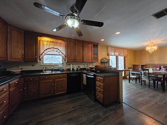 4th image of 1070 Nagle Ct