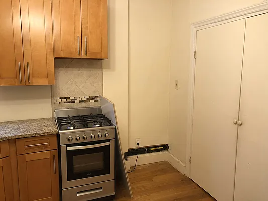 Rented by In Haus LLC | media 18