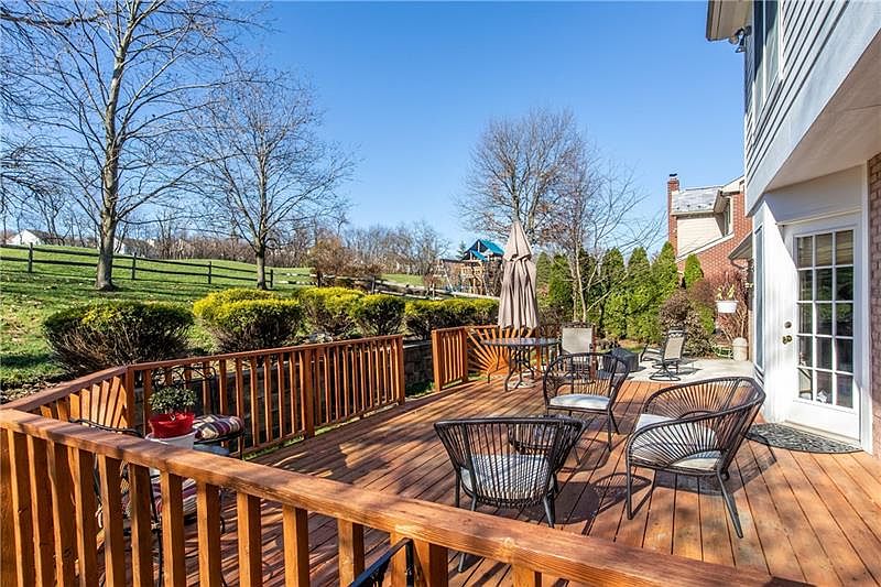 183 Hickory Heights Dr, Bridgeville, PA 15017 Zillow