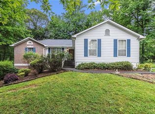 9872 Point View Dr, Jonesboro, GA 30238