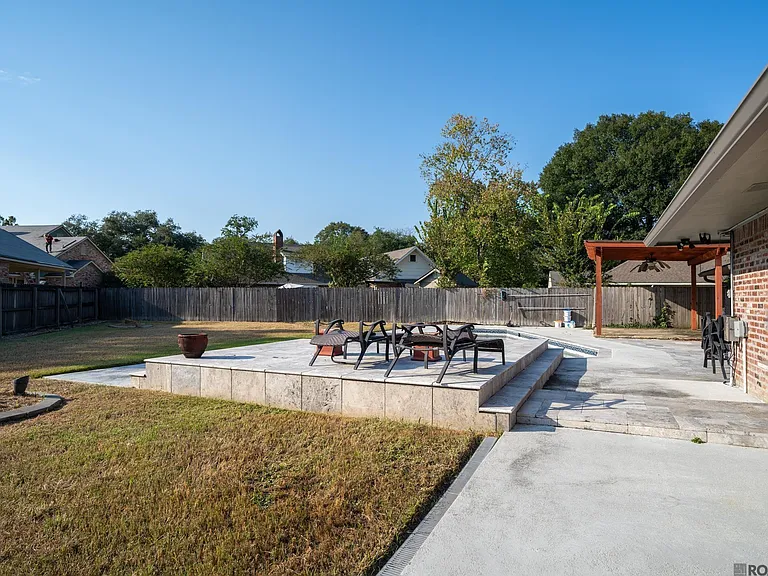 3736 Sessions Dr — Photo 34