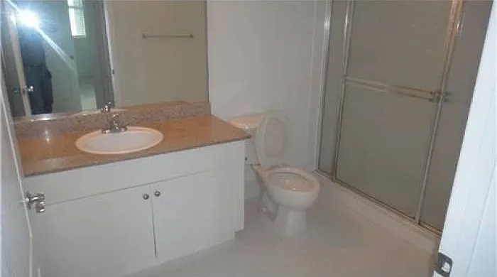 2 bed, 2.5 bath, 998 sqft, $1,475 — Photo 3