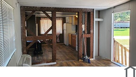 2nd image of 123 Battlefield Dr #4