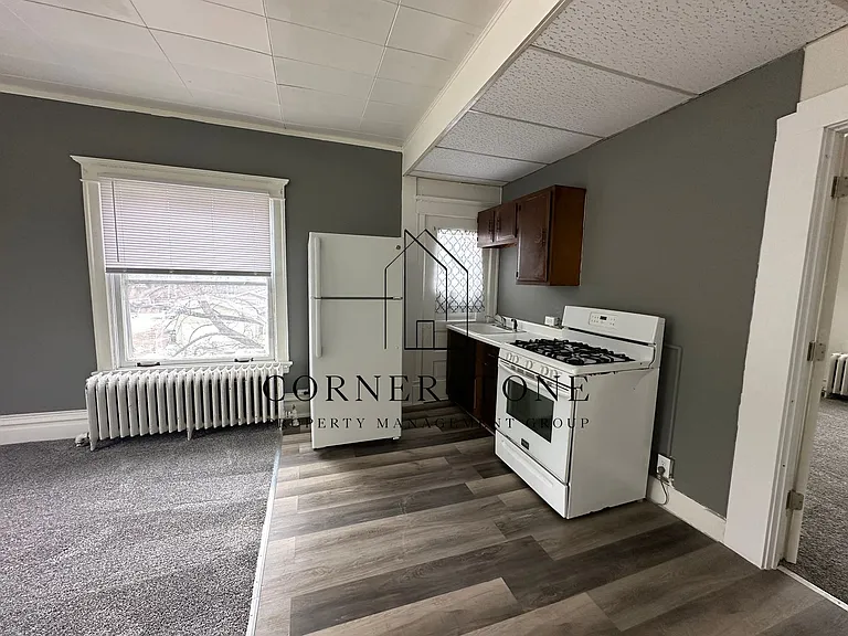 225 S 7th St — Photo 4