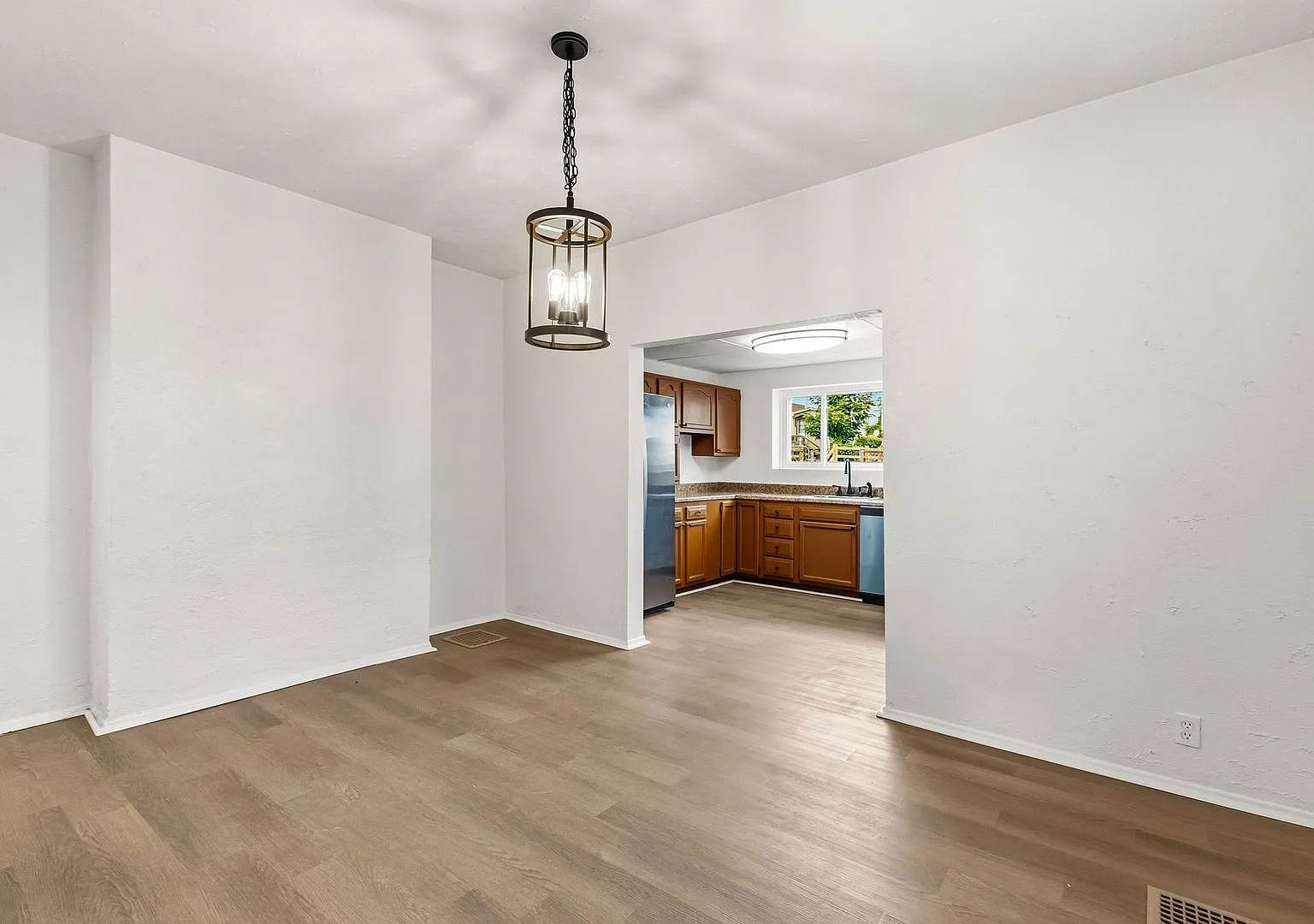 6213 - 6215 Huntress Street — Photo 4