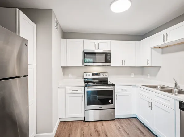 818 Saraland Blvd S, Saraland, AL