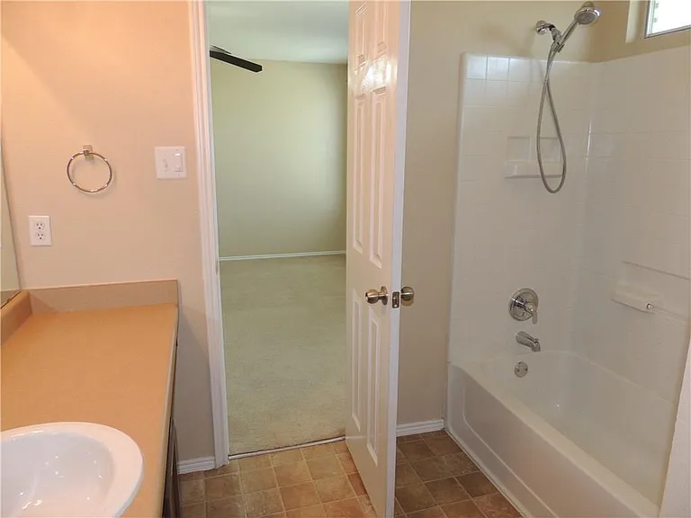 315 Feathergrass Dr — Photo 12