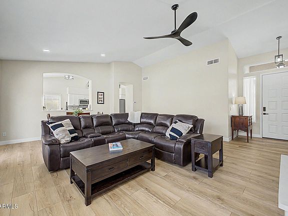 5th image of 215 N STARBOARD Drive