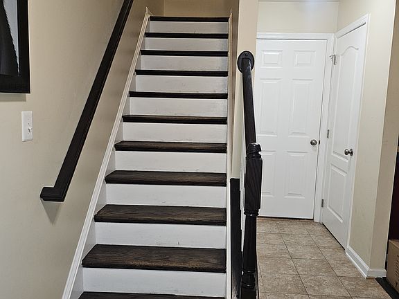 3rd image of 1714 Walcott Ln