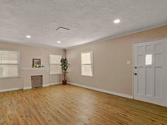5th image of 3625 Monroe Ave