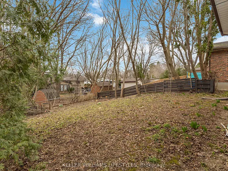 156 Paperbirch Cres — Photo 30