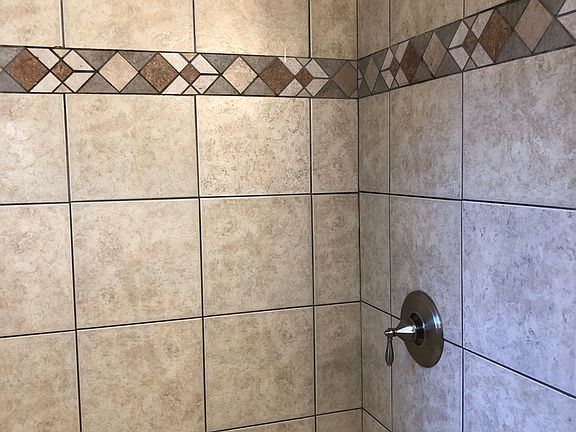 3rd image of 56041 Glenwick Ln