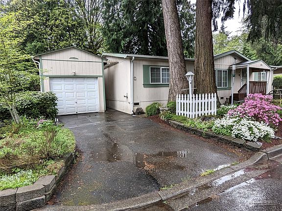 2nd image of 800 29th St SE #F8