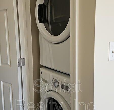 5th image of 4846 Camelia St