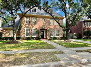3823 Elkins Rd, Sugar Land, TX 77479