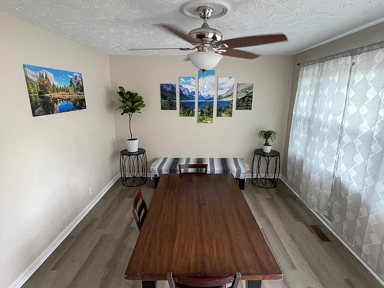 1404 Globe Pl — Photo 2