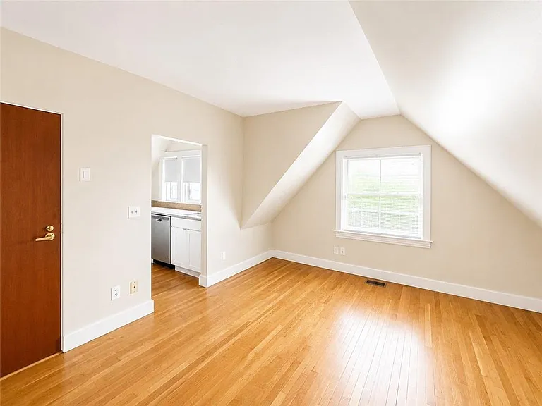 264 Bowen St #3E — Photo 8