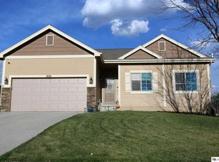 8709 S 69th St, Papillion, NE 68133