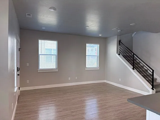 4 bed, 2.5 bath, 1646 sqft, $1,895 — Photo 2
