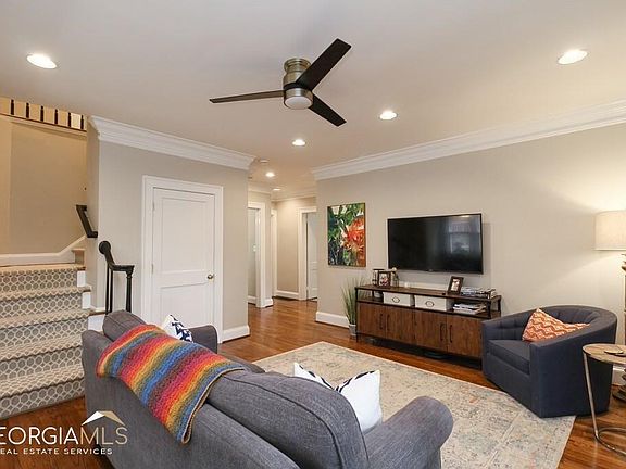 5th image of 1138 Zimmer Dr NE