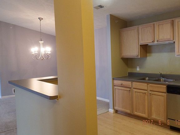 5th image of Crestmont Ln