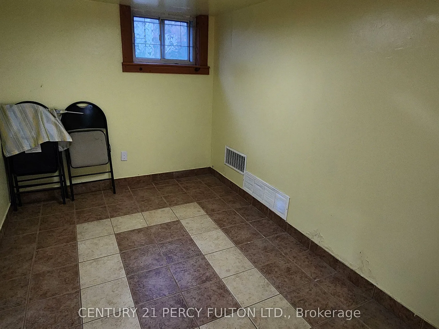 3 bed, $1,775 — Photo 4