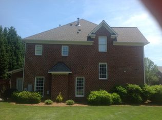 5401 Ridingate Ct, Greensboro, NC 27455