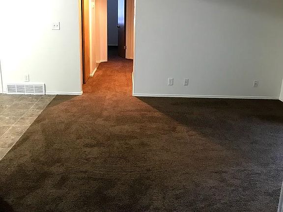 5th image of 837 E Meadow Pine Ct