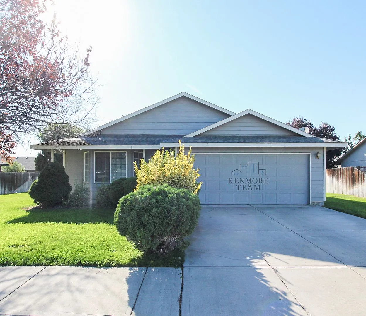 3 Bedroom, 2 Bath Home in Pasco — Photo 1