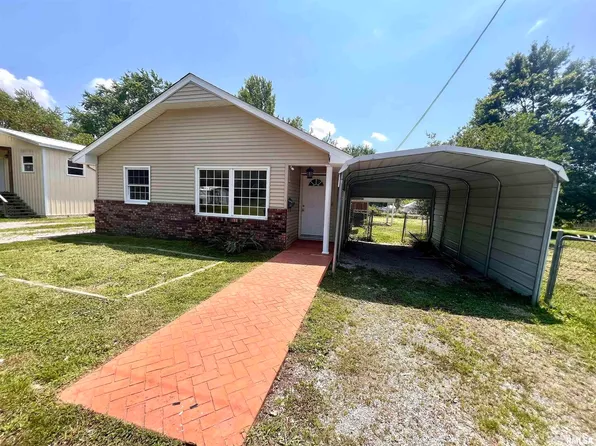 215 Beaumont St, Sesser, IL 62999