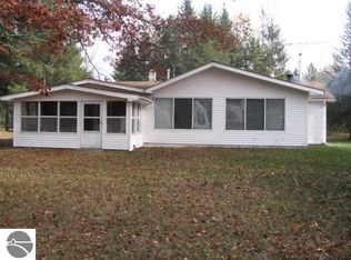 94 Park Lane Dr, Whittemore, MI 48770
