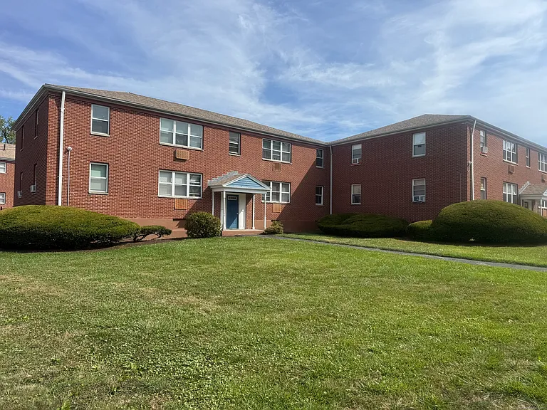 768 New Britain Ave #3 — Photo 5