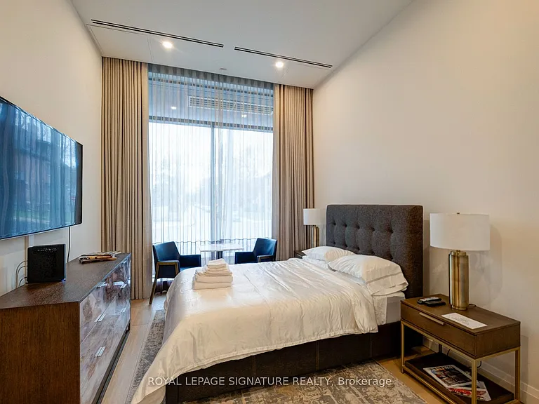 285 Avenue Rd #303 — Photo 41
