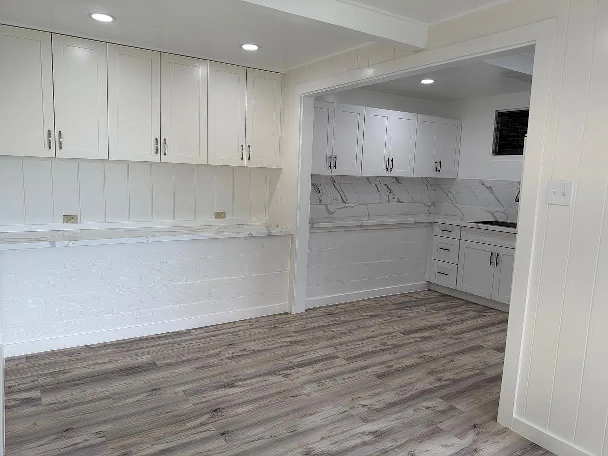 1912 Skyline Dr — Photo 3