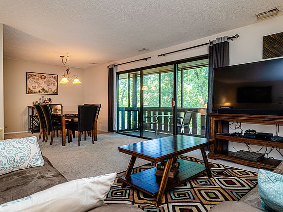 3rd image of 11131 Cottonwood Dr #10D