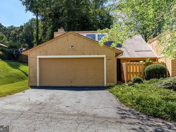 891 Lake Hollow Blvd SW, Marietta, GA 30064