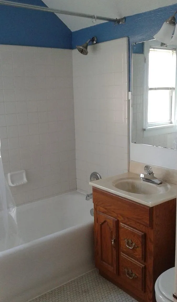 4 bed, 1.5 bath, 1400 sqft, $1,900 — Photo 4