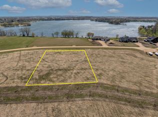 2 Lakeview Ct, Cleveland, MN 56017