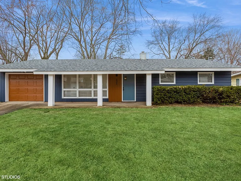 121 Belmont Ct — Photo 1