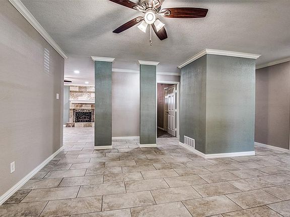 4th image of 2828 Clearbrook Dr