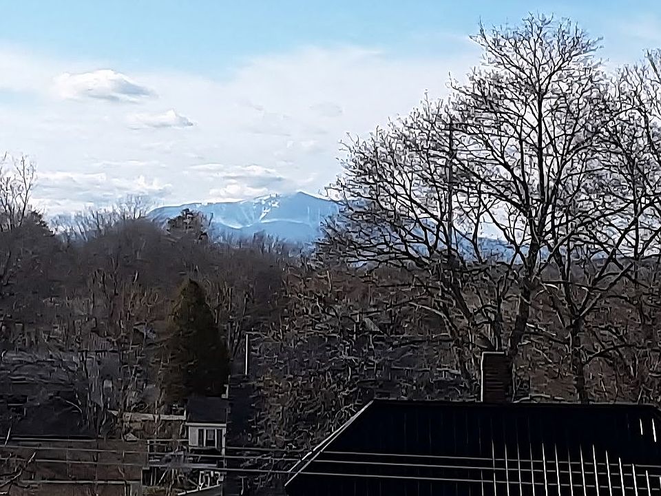 2nd image of 104 Lincoln St