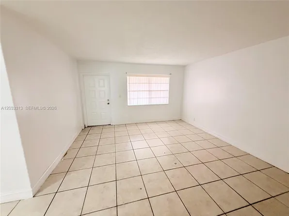 4160 NW 21st St #124-D, Lauderhill, FL 33313